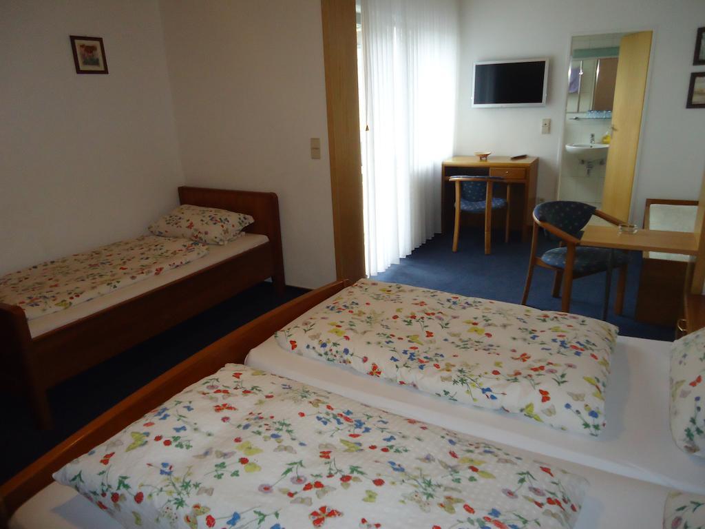 Hotel Leise Garni Виллинген Экстерьер фото