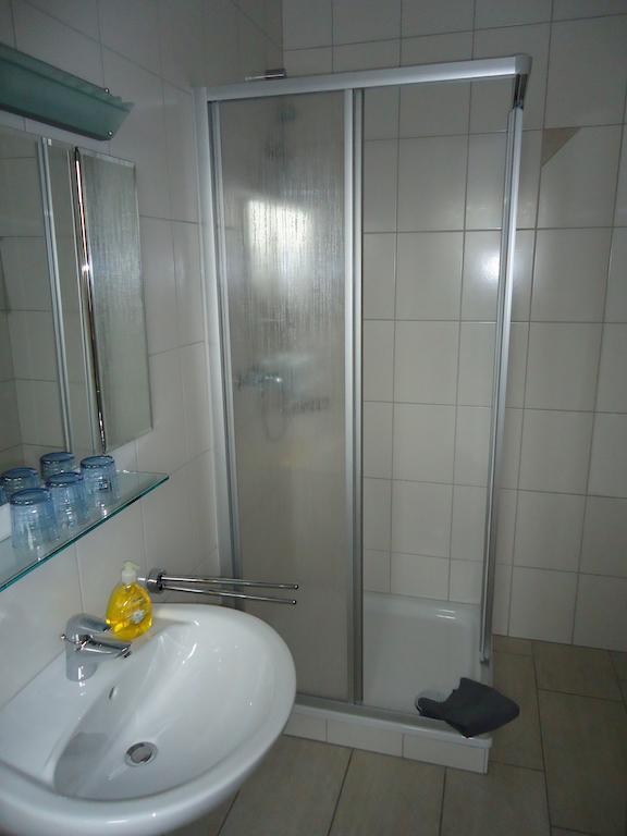 Hotel Leise Garni Виллинген Экстерьер фото