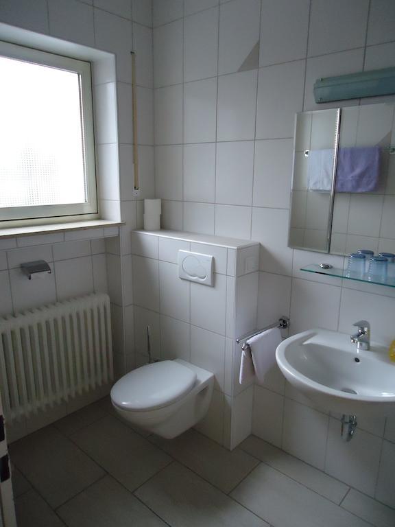 Hotel Leise Garni Виллинген Экстерьер фото